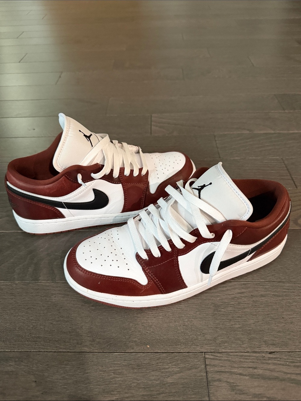 Jordan Low-Top Sneakers in White & Burgundy with Black Swoosh
